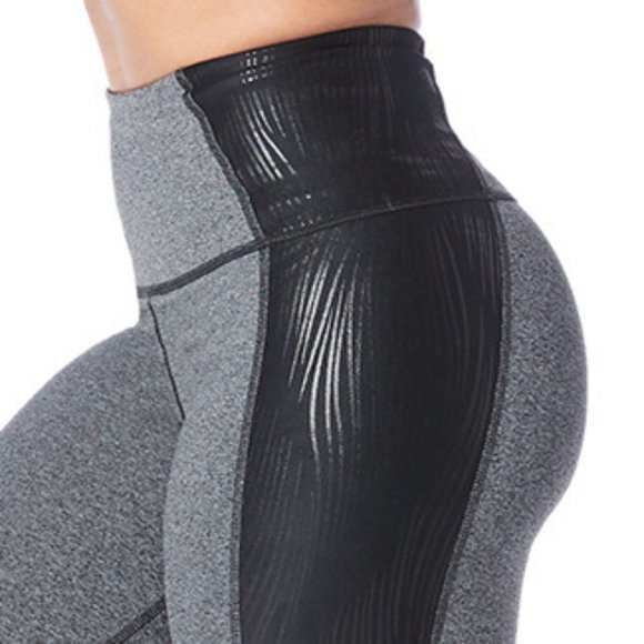 STRONG by ZUMBA Don’t Miss A Beat Hi-Waist Compression Leggings XL NwT - Picture 2 of 7